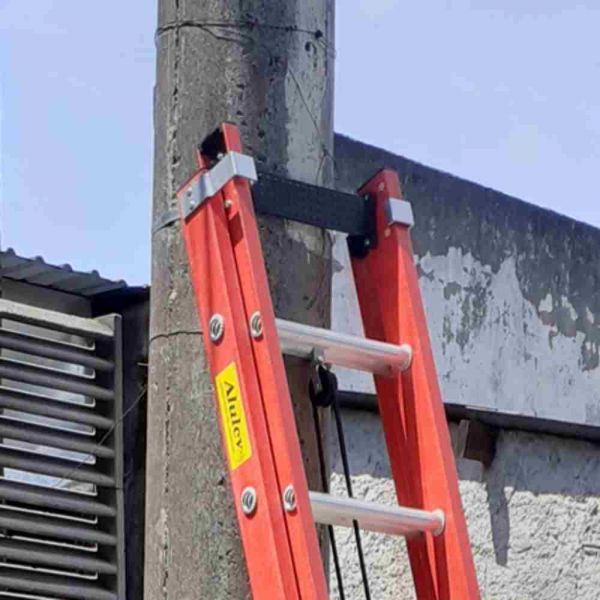 Escada Extensível Fibra de Vidro 38 Degraus FE838 Alulev