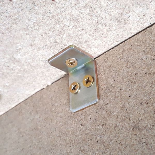 Cantoneira de Reforço para Móveis 20x20 X 15x1,8mm Minubras