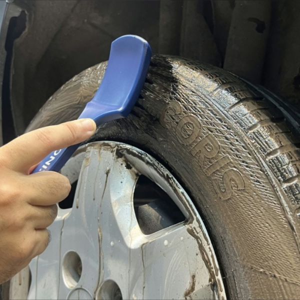 Escova para Limpeza de Pneus Vonixx